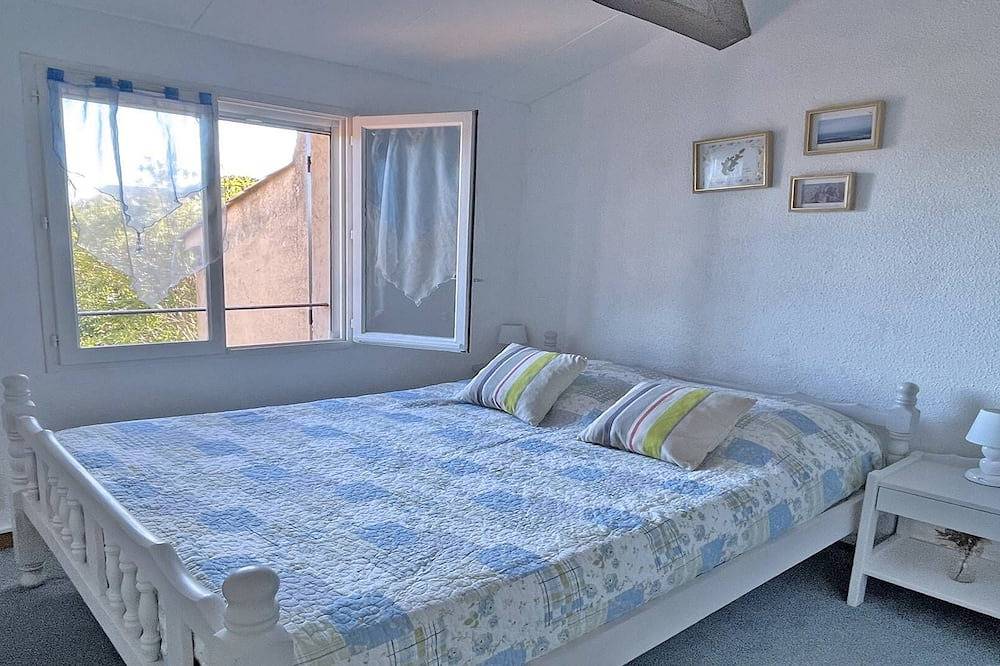 House T3 for 4 people - Swimming pool - Air conditionning - Wifi - Terrace - Sainte Maxime -... in Sainte-Maxime, Draguignan en omgeving