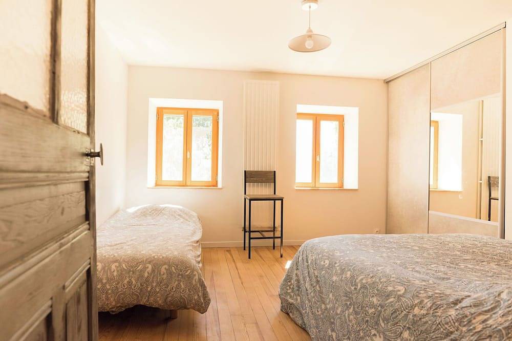 L'Ange : Between mountains and valleys House with pool table in Retournac, Massif Central
