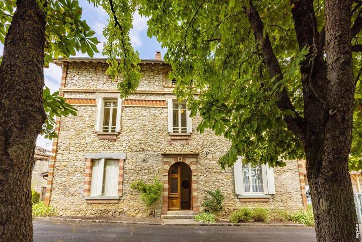 Location de vacances pour 12 personnes, avec vue et jardin à Cahuzac-sur-Vère - 4