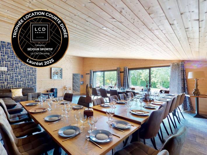 Maison de campagne pour 35 personnes, avec vue sur le lac et jardin, animaux acceptés à Braffais