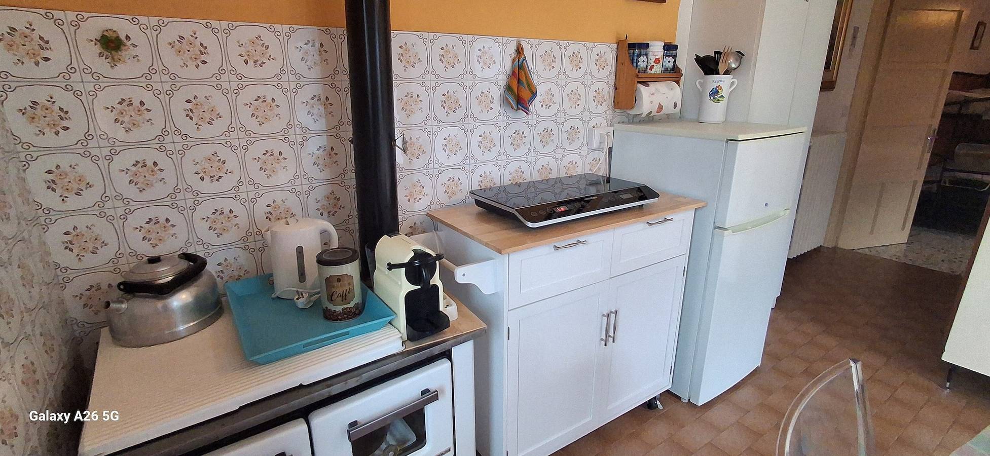 Apartamento entero, Apartamento vacacional 'Il Melo' con vistas a la montaña y jardín compartido in Trasquera, Verbano-Cusio-Ossola