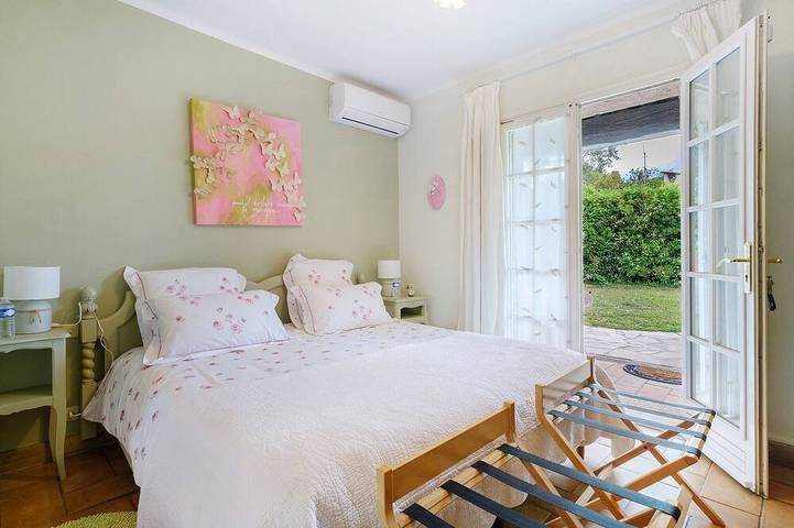 Chambre d’hôte pour 2 personnes, avec Jardin et Piscine à Antibes