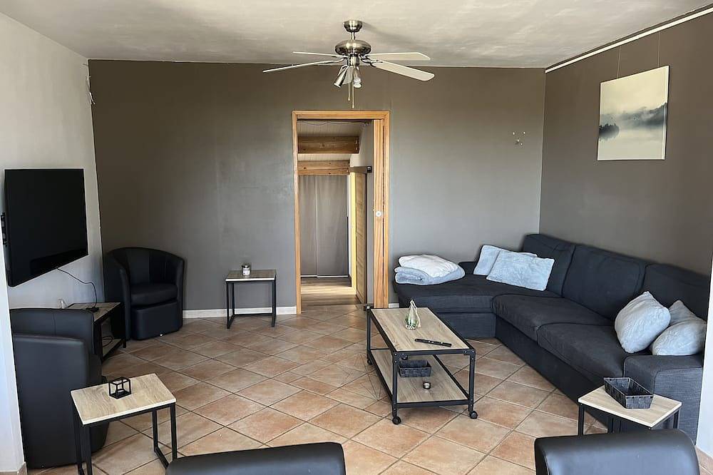 Magnificent villa Chloéline: Swimming pool and superb view in Le Pin, Nimes und Umgebung