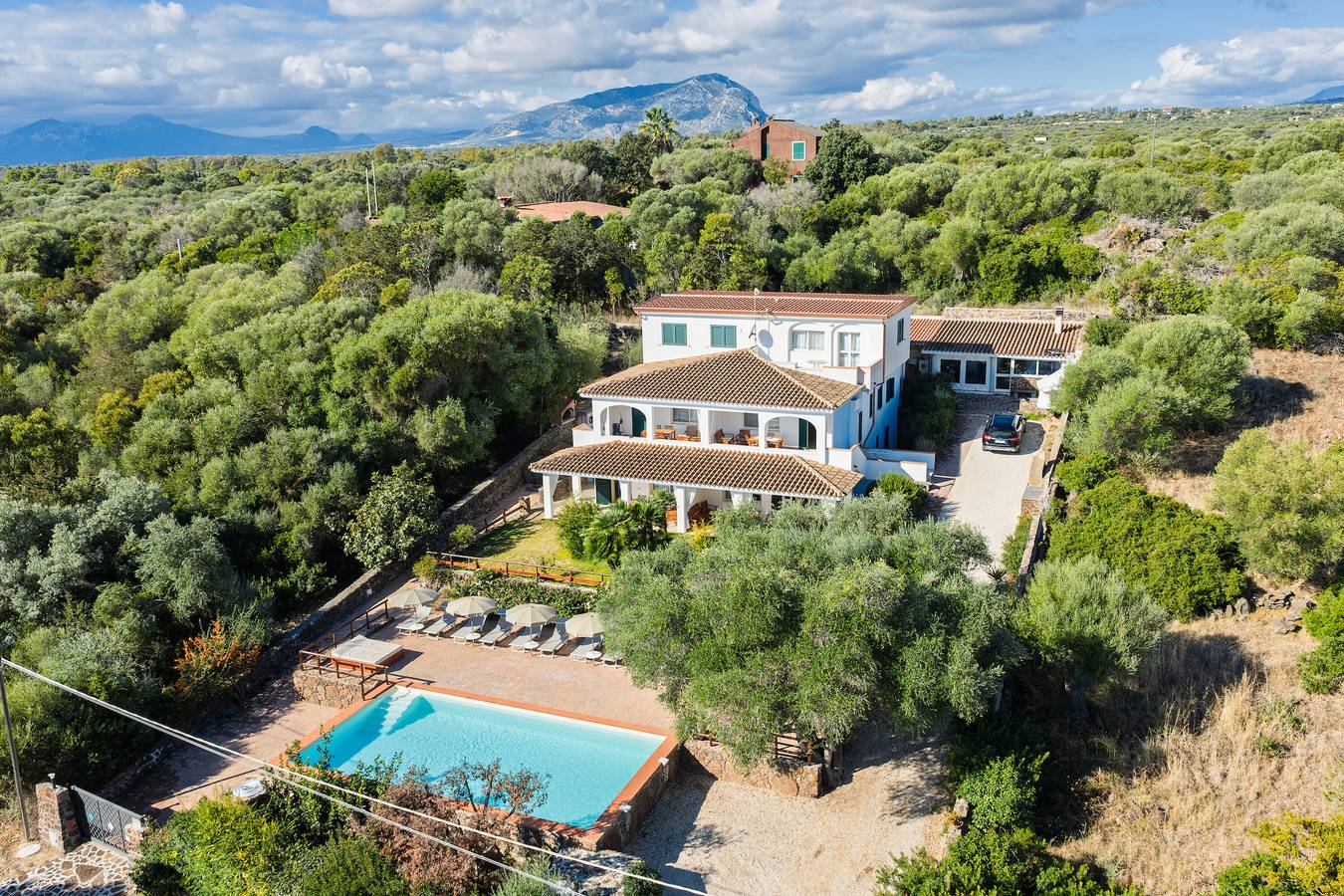 Appartement entier, Appartement de vacances "Villa Mula 3" avec vue sur la mer, Wi-Fi, terrasse et piscine partagée in Orosei, Province de Nuoro