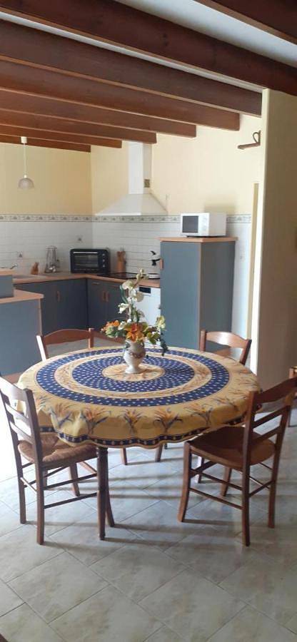 Location de vacances pour 5 personnes, avec Terrasse et Jardin à Champagné-le-Sec - 3