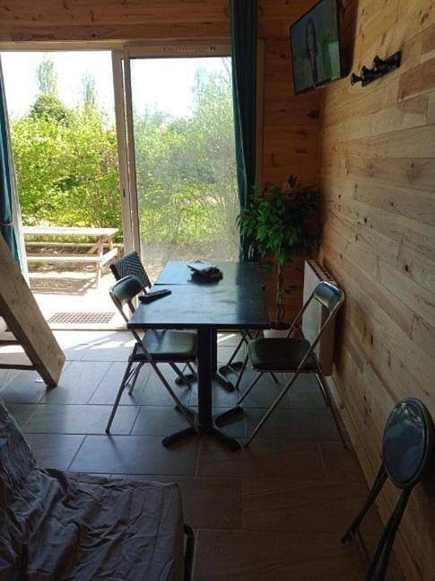 Maison de campagne pour 3 personnes, avec terrasse à Coullons