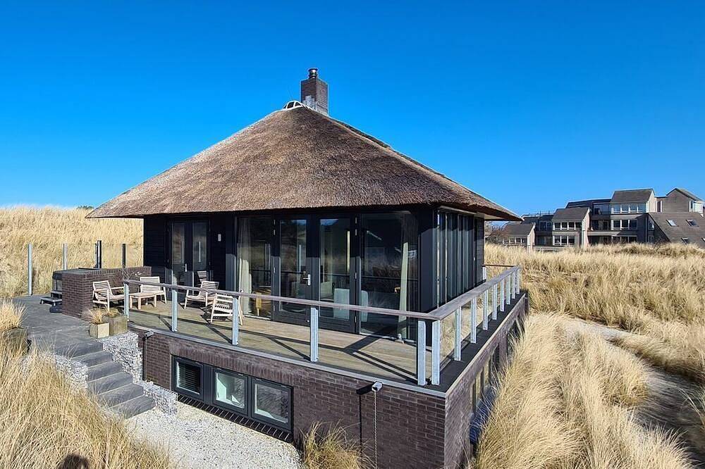 Villa Hestia, in den Dünen mit Whirlpool und Sauna in der Nähe des Dorfes Nes. in Nes, Westfriesische Inseln