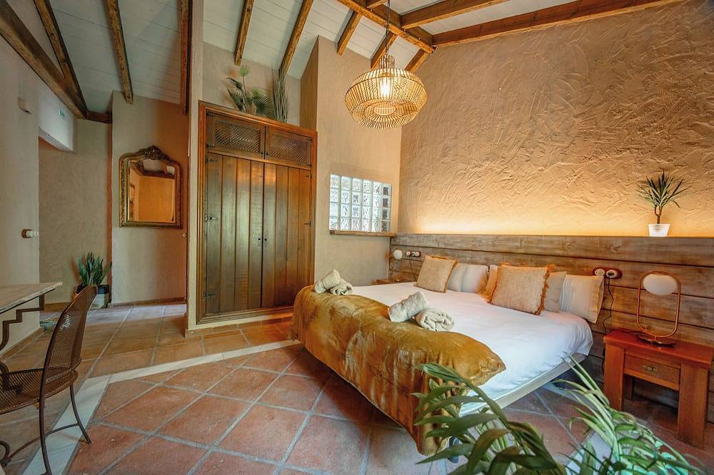 Eco-Finca Cueva del Gato, ideal for families with pets surrounded by nature. in Benaoján, Málaga Province