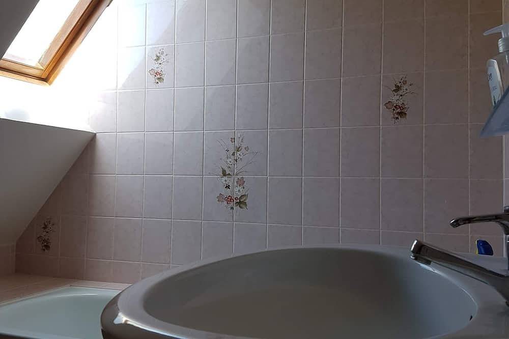 Belle maison de campagne avec un très bon rapport qualité prix. Idéal reposant. in Latouille-Lentillac, Lot