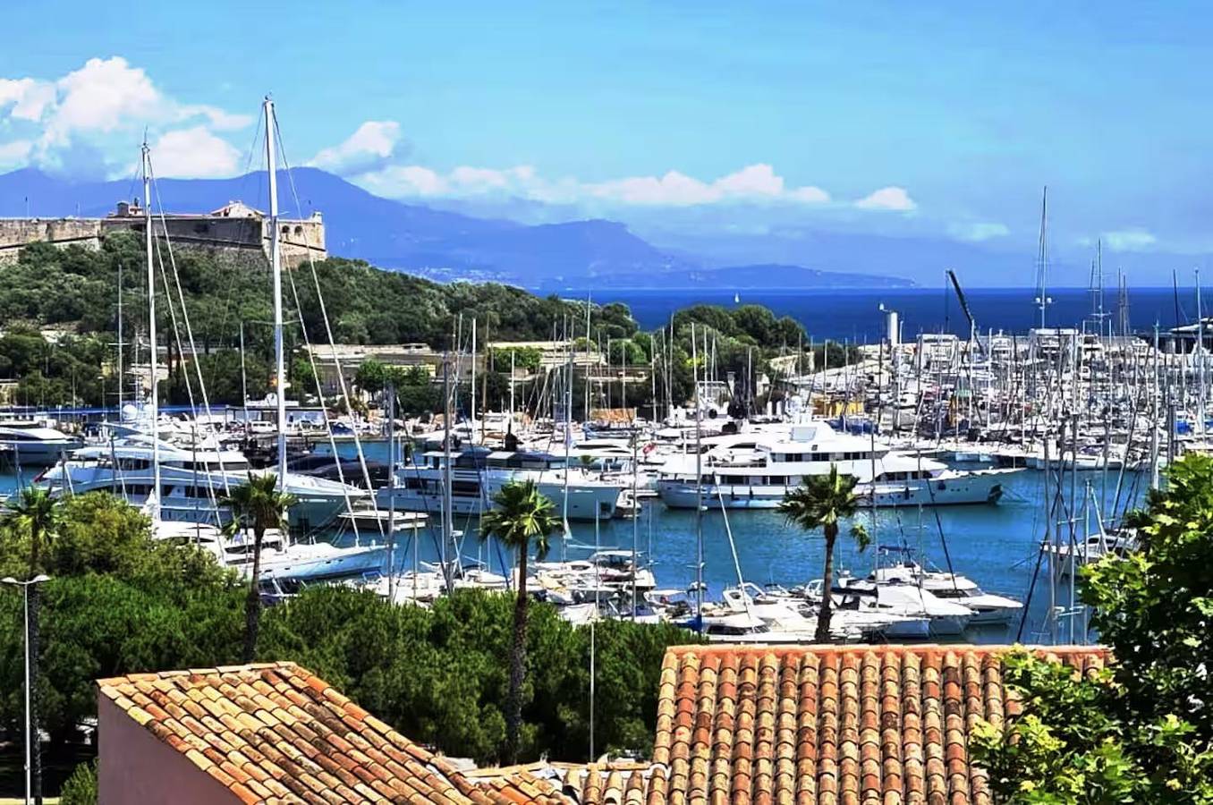 Apartamento entero, Le Soleau Méditerranéen - Proche Port avec Parking in Antibes, Region de Cannes