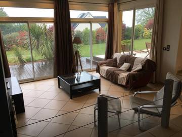 Gîte pour 8 personnes, avec jardin à Coray
