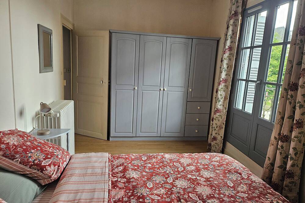 Reflections of the Indre in Loches, Loches region