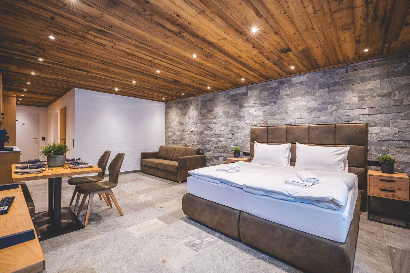 Ganze Ferienwohnung, Alpine Essence Luxury Apartment in Zell am See Center in Zell am See (Stadt), Zell am See