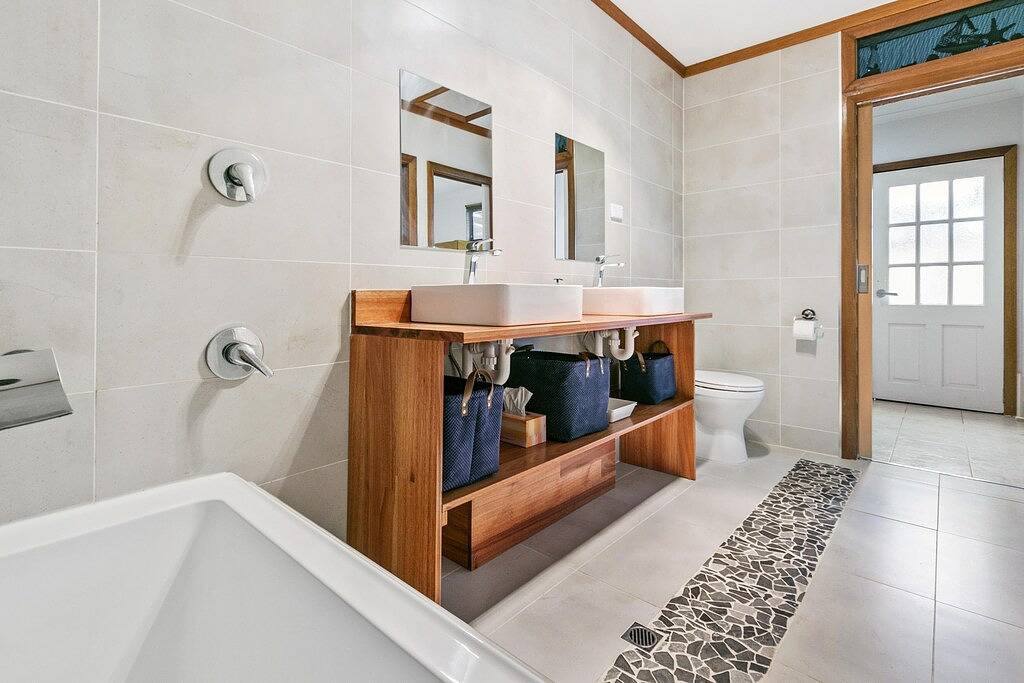 Coral Haven ~ Aldinga Beach - A little oasis ~ beautifully renovated mid-century beach shack in Aldinga Beach, City of Onkaparinga