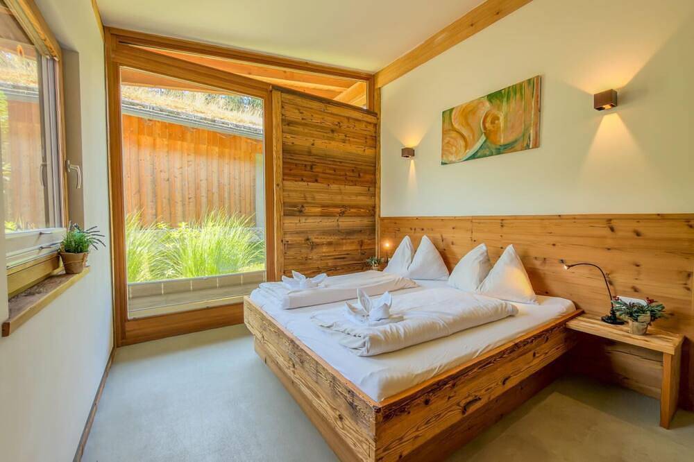 Naturchalet am Waldrand mit Infrarot Sauna in Hermagor, Hermagor-Pressegger See