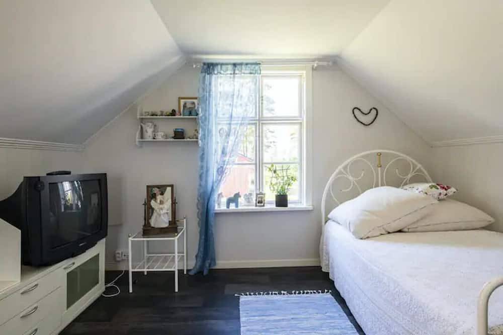 Två hus på ett vackert läge in Västerbotten