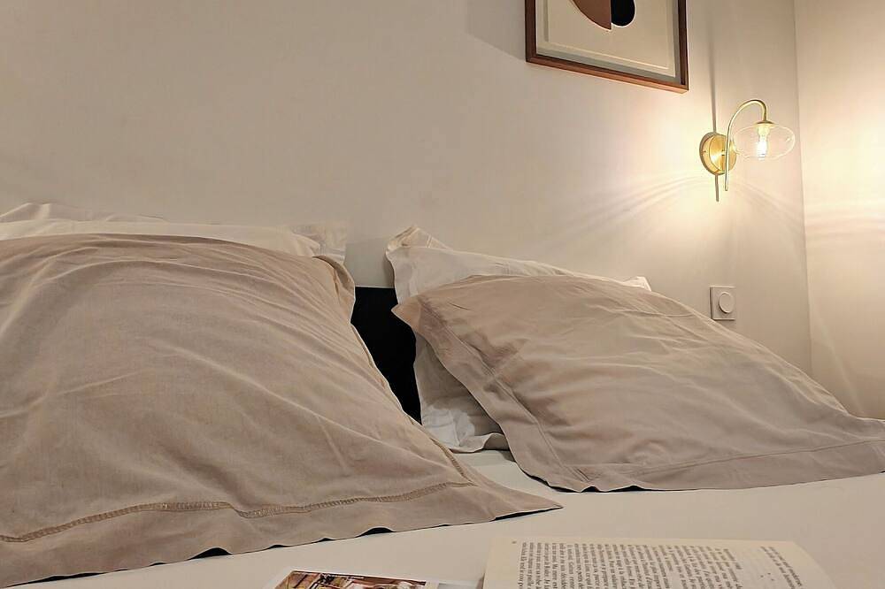 Entire apartment, Spa & Relaxation - Romantic coziness in the heart of Moulins in Moulins, Allier