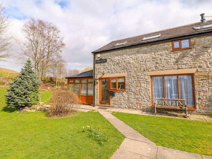 Log cabin for 4 people, with Garden in Buxton