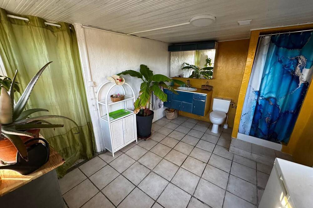 Atypical house with swimming pool in Luberon Cigales & Lumière in La Bastide-des-Jourdans, Parque natural regional del Luberon