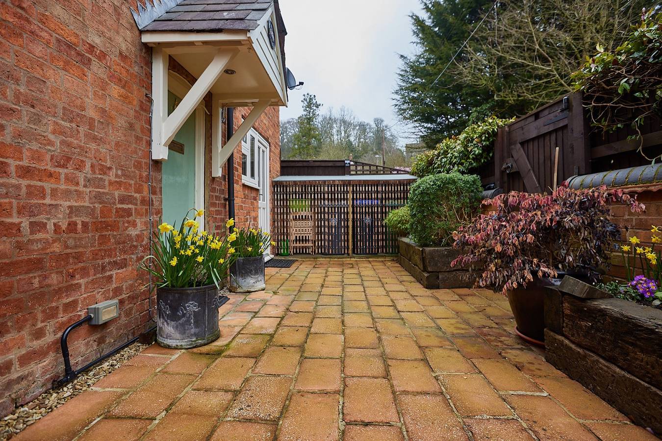 Fab 2 Bed Cotswolds Cottage with Private Courtyard in Warwickshire