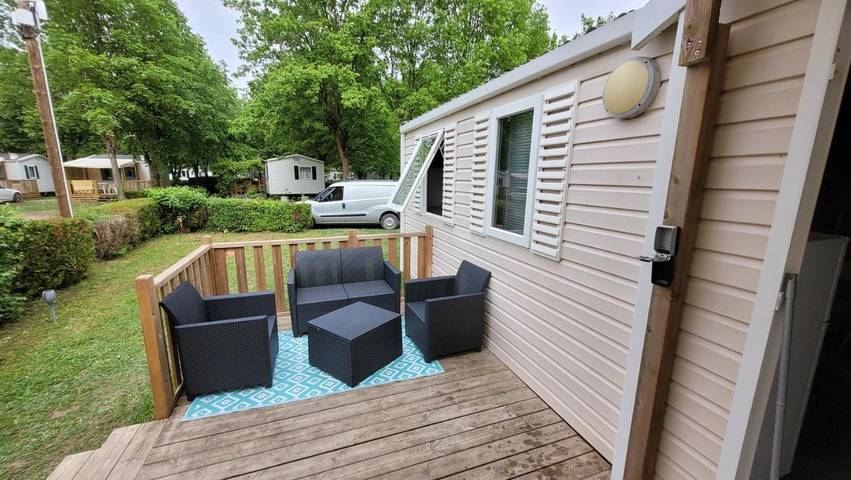 Location de vacances pour 6 personnes, avec jardin et vue sur le lac ainsi que vue et piscine à Boofzheim - 3