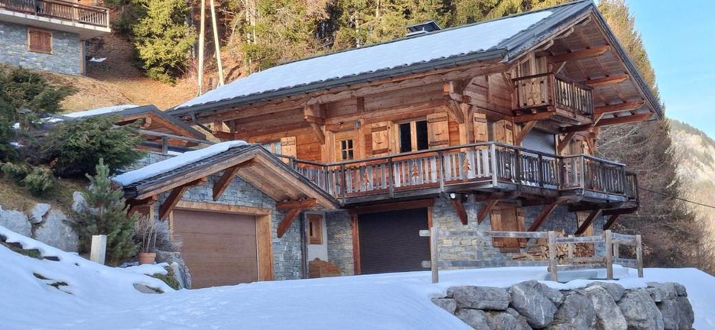 Chalet pour 9 personnes, avec Balcon et Terrasse ainsi que Jardin et Vue à Saint-Nicolas-la-Chapelle