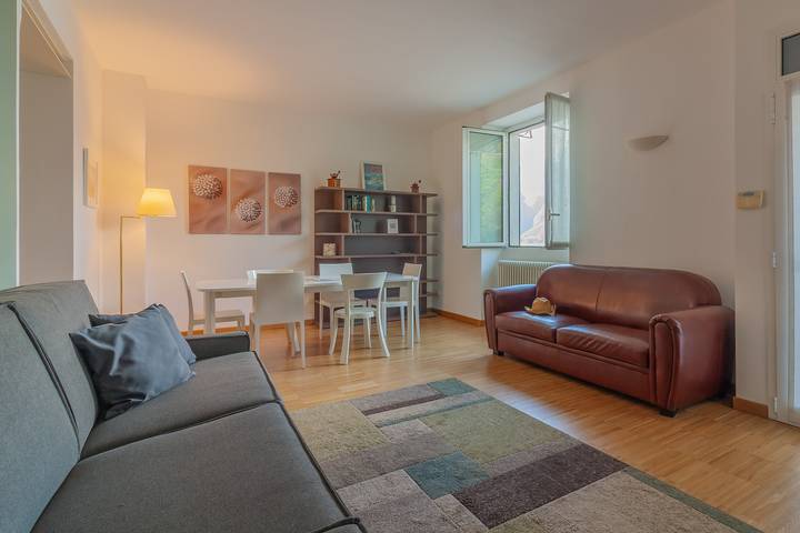 Gîte pour 6 personnes, avec Vue sur le lac dans Perledo
