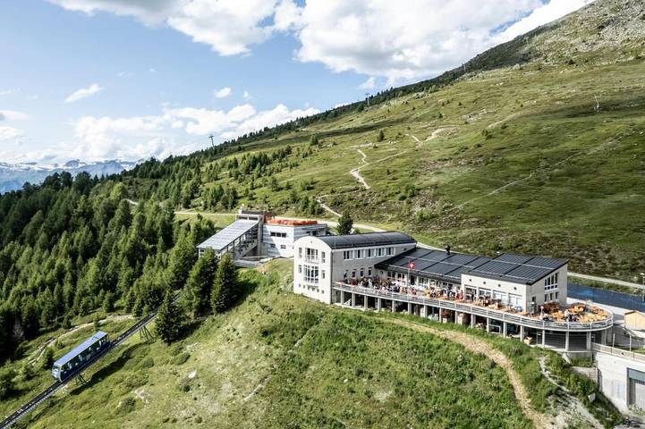 Gîte pour 31 personnes, avec vue ainsi que jardin et terrasse, animaux acceptés dans Saint Luc