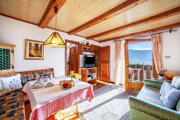 Appartamento intero, Appartamento "Adang Ferienwohnung Mutspitz" con vista sulle montagne, giardino e Wi-Fi in Comune di Tirolo, Val Passiria