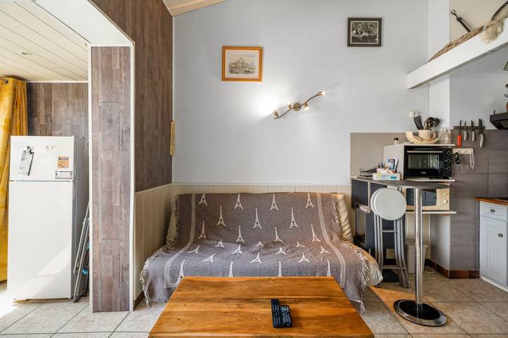 Apartamento entero, Apartamento 'T2 a 5 min de la playa' con Wi-Fi y aire acondicionado in Six-Fours-les-Plages, Costa mediterránea (Francia)
