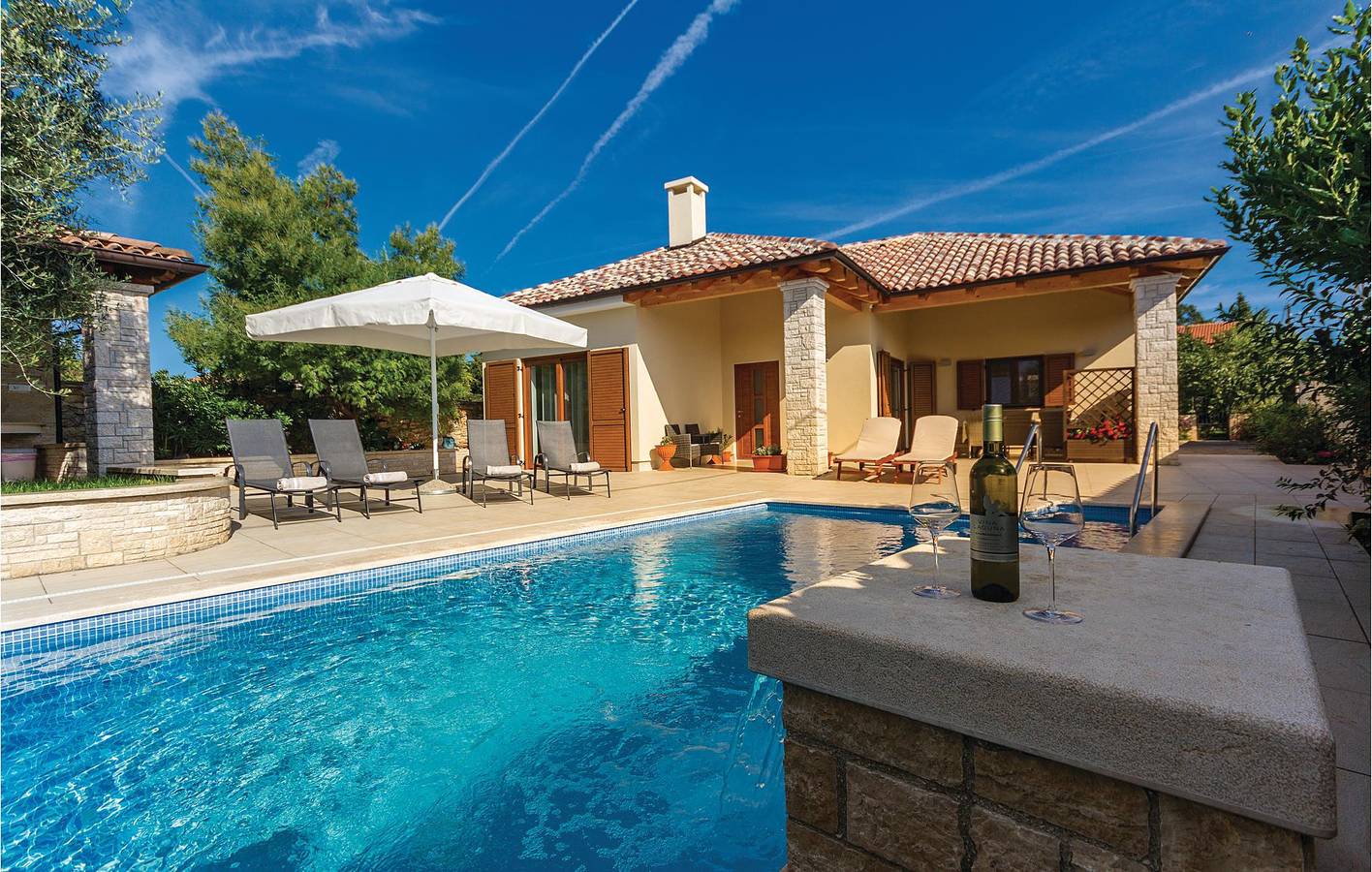 Modernes Apartment mit Pool und Terrasse in der Nähe des Stadtzentrums von Sisan in Sisan, Südküste Istrien