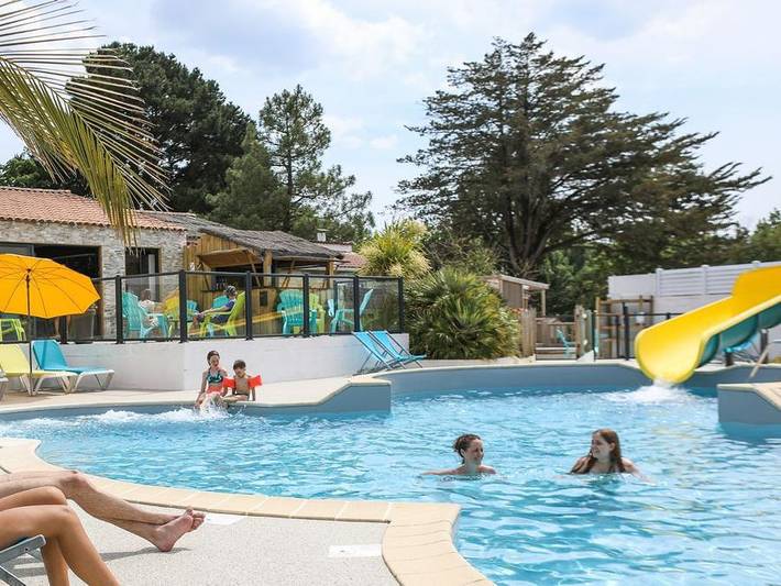 Gîte pour 5 personnes, avec bassin pour enfant