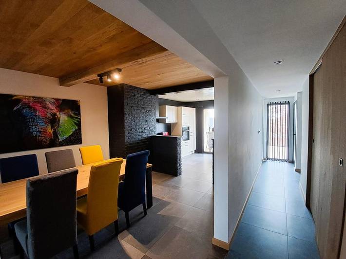 Gîte pour 6 personnes, avec terrasse et vue à Bertrix