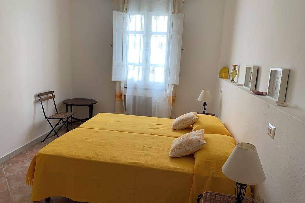 Entire apartment, Arrubiu - small but comfy, perfect for singles, couples w. small children (P3399 in Cabras, Stagno di Càbras