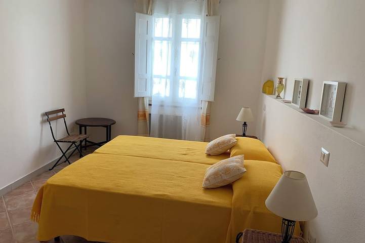 Gîte pour 3 personnes, avec terrasse à Cabras - 2