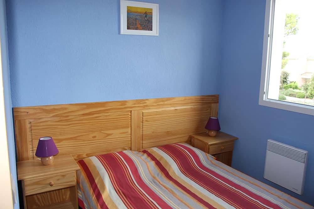 Residencia en la zona de Mas des Vignes, 2 piscinas, parking, 6 personas. in Calvisson, Region de Nimes