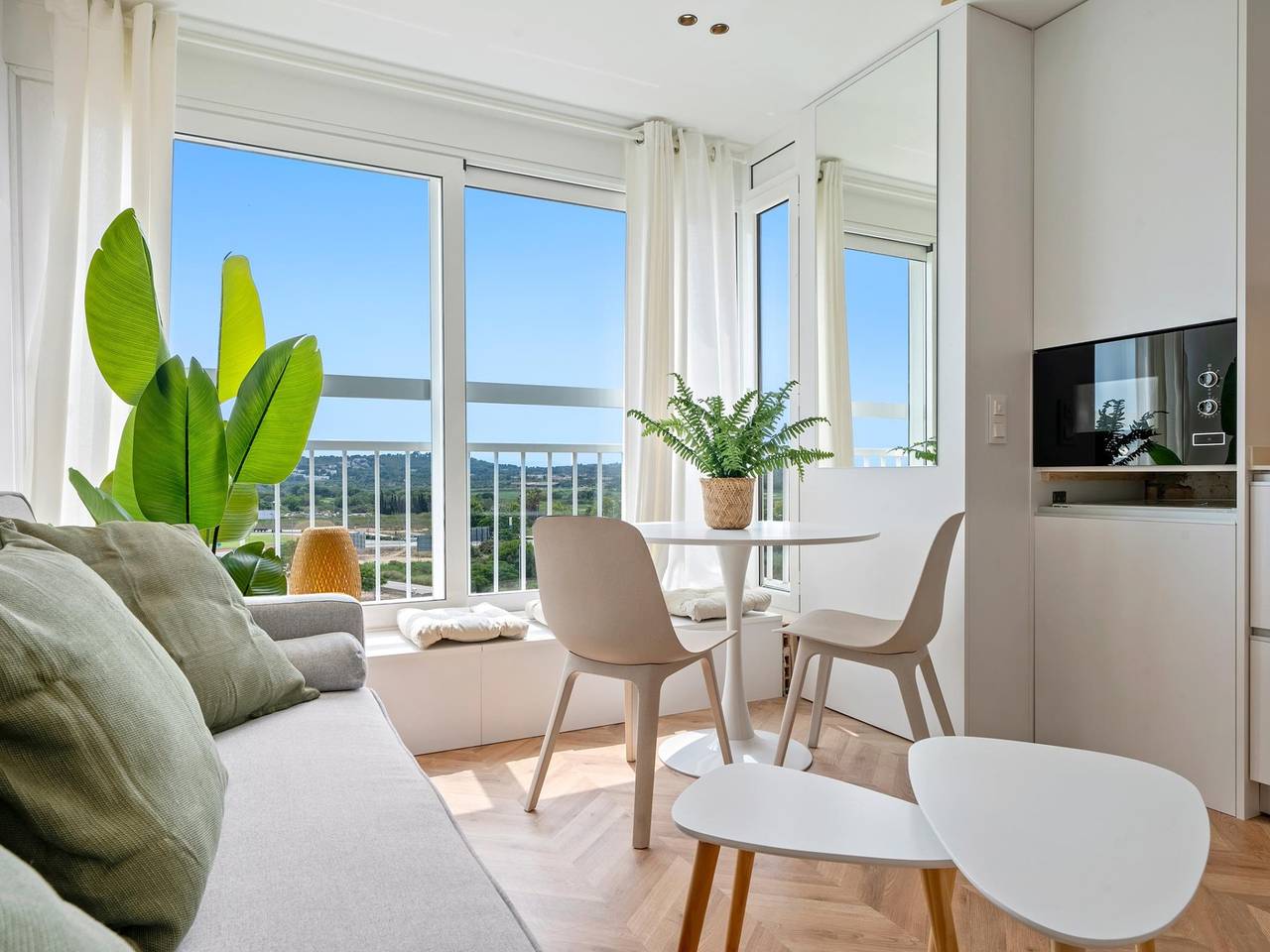 Apartamento vacacional entero, Loft romántico vistas mar a 8km Port Aventura in Platja de la Pineda, Costa Dorada
