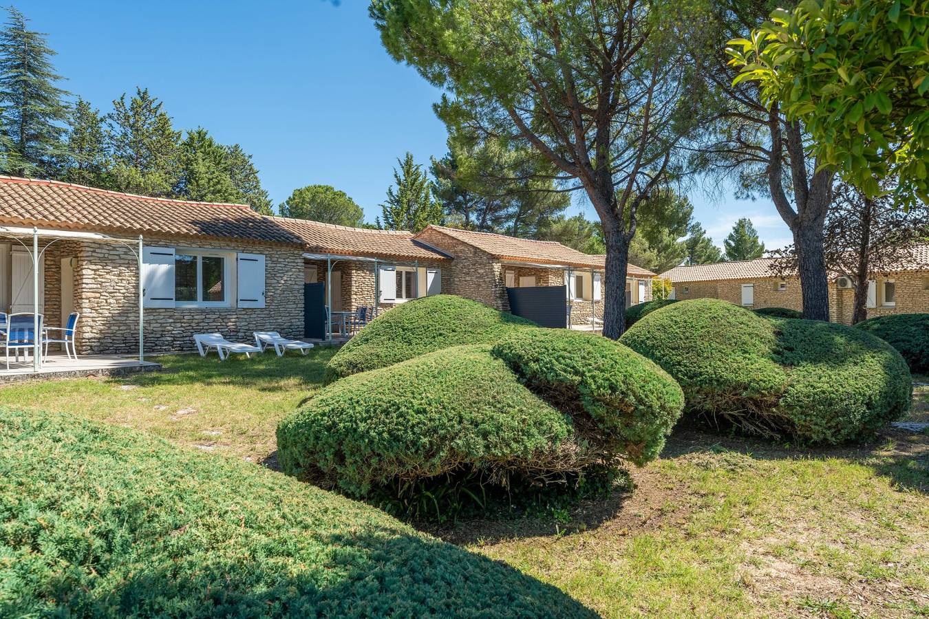 Cottage with Ac and terrace n°10 in La Roque-sur-Pernes, Vaucluse