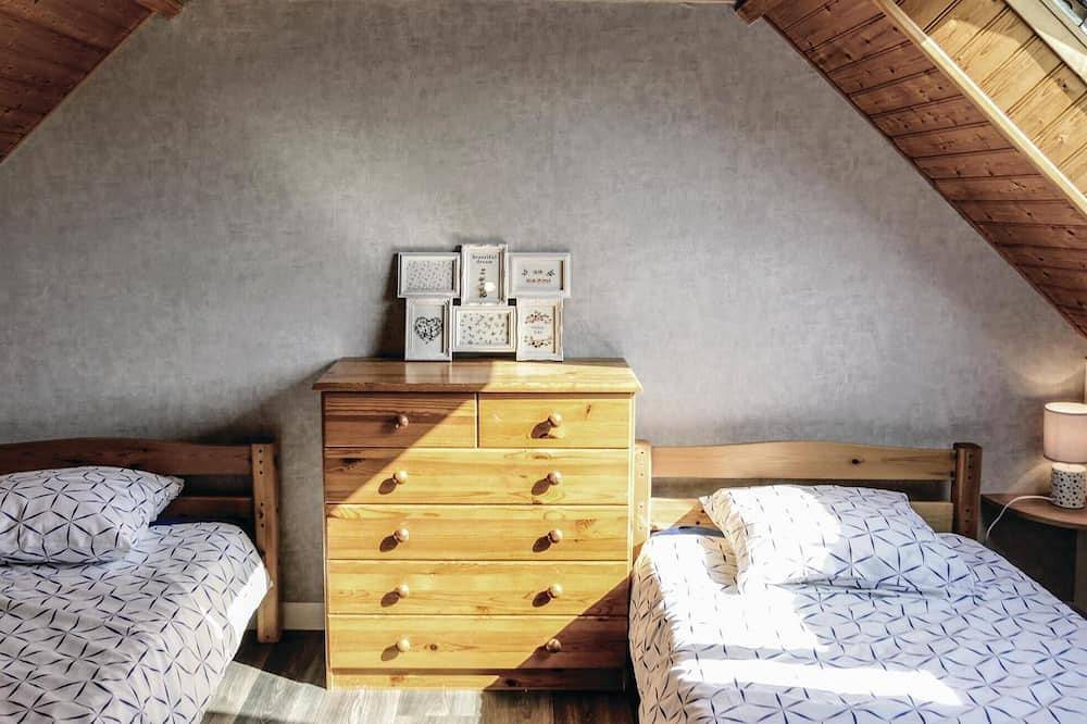 Awesome home in Hauteville-sur-Mer in Hauteville-sur-Mer, Coutances
