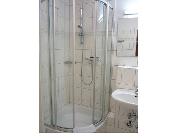 Entire apartment, Komfortable Ferienwohnung Residenz am Strand 1-11 in erster Reihe zur Ostsee in Ostseebad Zingst, Zingst