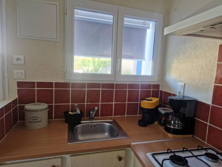Gîte pour 3 personnes, avec Terrasse ainsi que Jardin et Vue à Saint-Privat-des-Vieux - 4