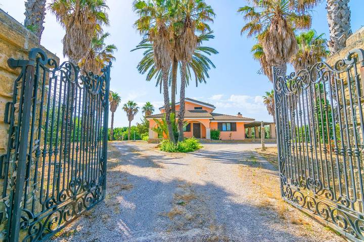 Casa vacanza per 8 persone, con piscina e giardino in Melissano