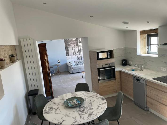 Location de vacances pour 5 personnes, avec piscine ainsi que vue et jardin dans Saint-Gelais - 3