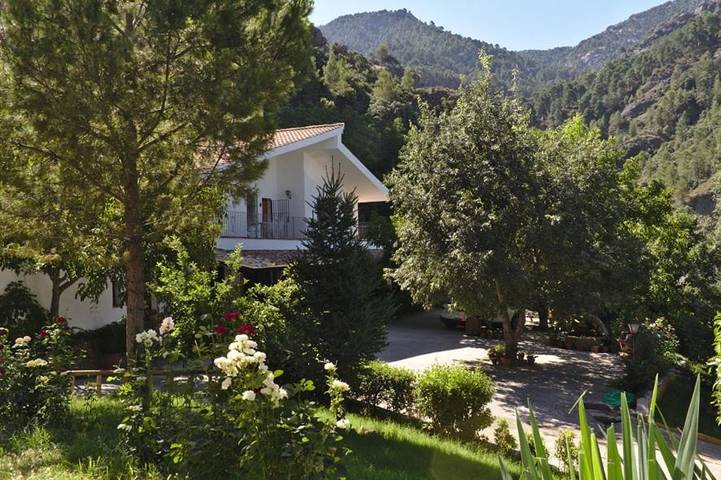 Casa rural para 5 personas, con Terraza además de Jardín y Piscina en La Iruela
