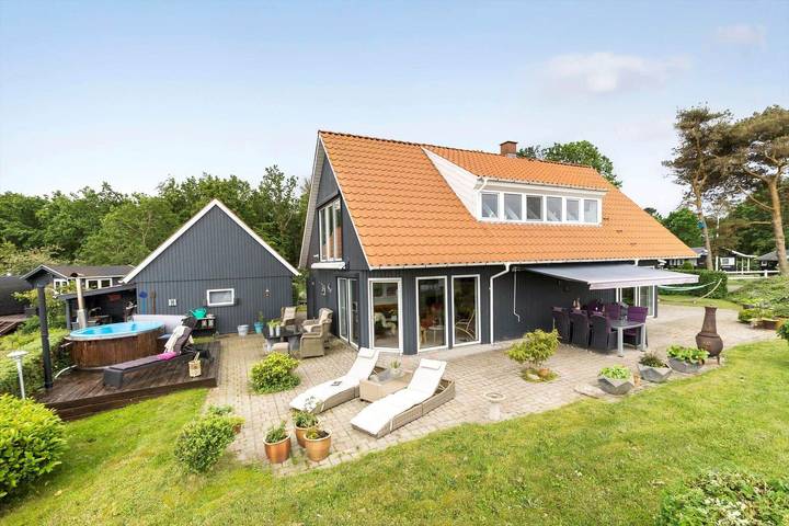 Ferienhaus für 8 Personen, mit Terrasse und Sauna sowie Garten, kinderfreundlich - 1