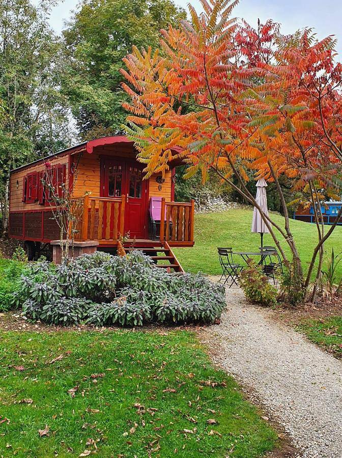 Gîte pour 2 personnes, avec piscine ainsi que jardin et terrasse à Padirac - 3