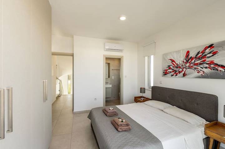 5 bedroom villa with pool in Protaras, Chipre Sur