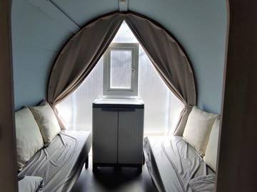 Camping für 4 Personen in Challes-les-Eaux, Bauges, Bild 2