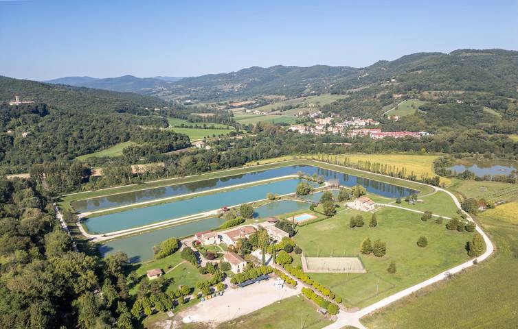 Apartamento vacacional entero, Retiro junto al lago con piscina, aire acondicionado y aparcamiento en Umbertide in Montone (Italia), Valtiberina