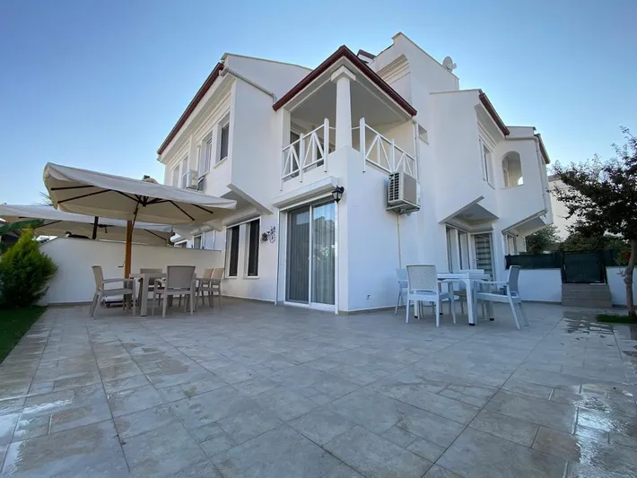 Chalet para 8 personas, con jardín y piscina - 1